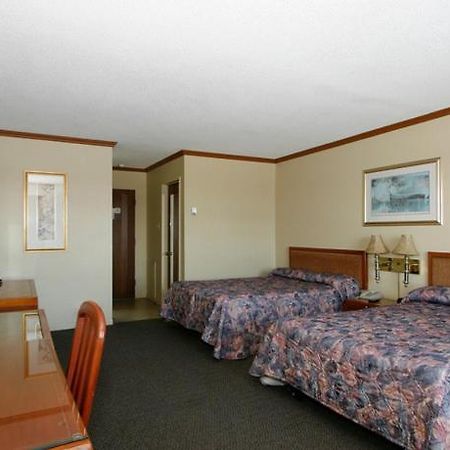 Balmoral Motel Hotel Thetford Mines Bagian luar foto